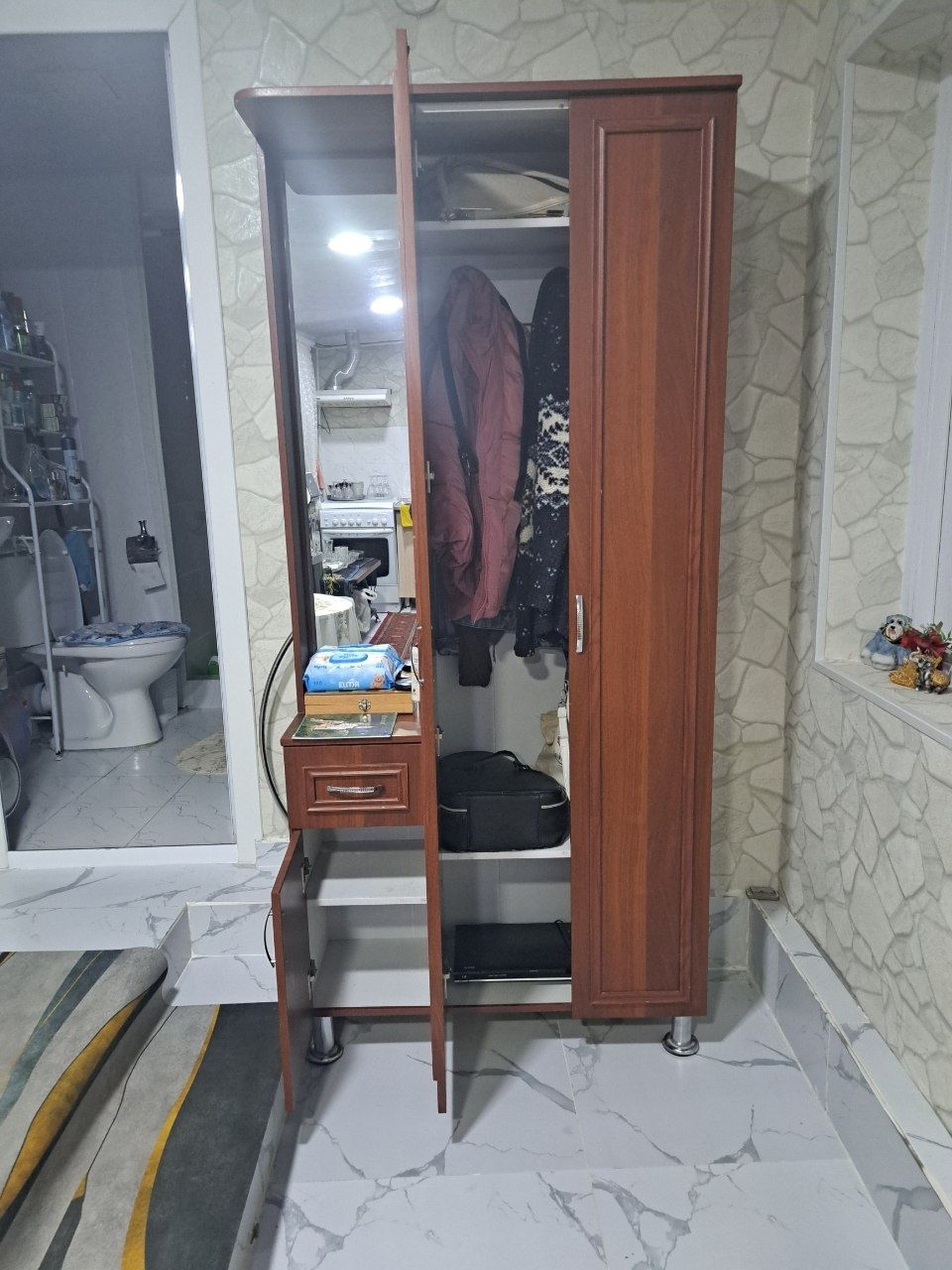 Продаётся прихожая
