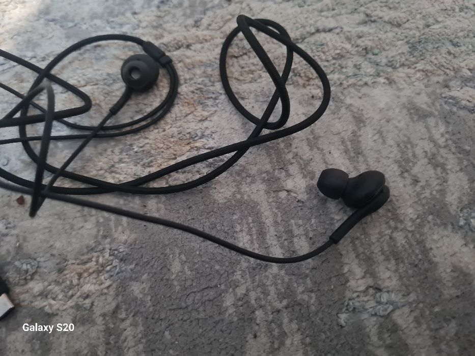 Căști cu fire samsung s20