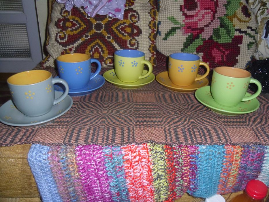 Set 5 cani cu farfurie ,colorate cu model,noi