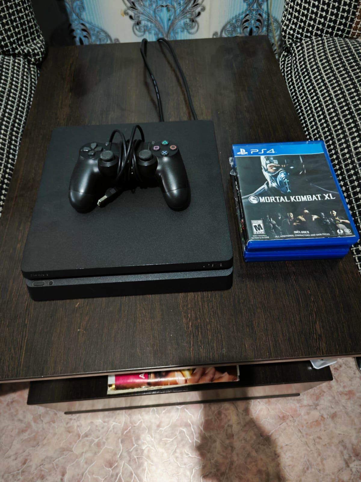PlayStation 4 slim 1 TB