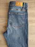 Дънки Stradivarius mom slim fit EUR 42