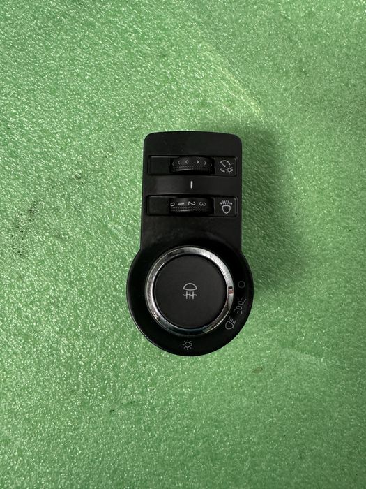 Bloc de lumini OPEL ASTRA J 2015 COD 13268697