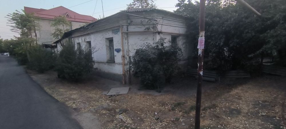 Дом с участком 3 сотки 3-х комнатный ,1940 года ,стенки 55 сантиметров