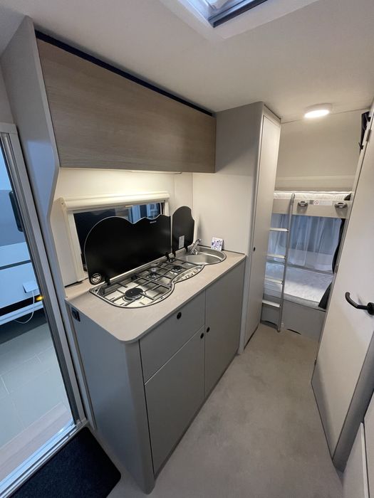 Ofertă/Rulota Lmc Sassino 390k/ noua/ 12 ani garantie/ premium/ 4 pers