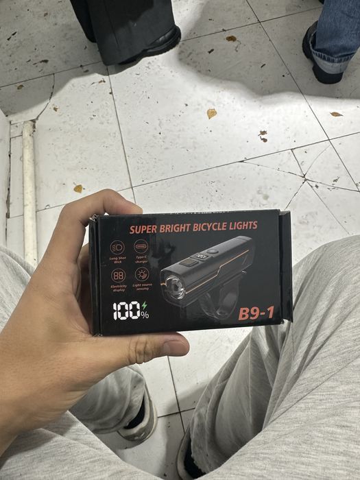 новый велосипедный фонарь 1200 люмен с экраном заряда
