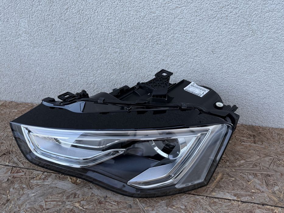 Far stanga Audi A5 8T Facelift Xenon + Led Original Europa