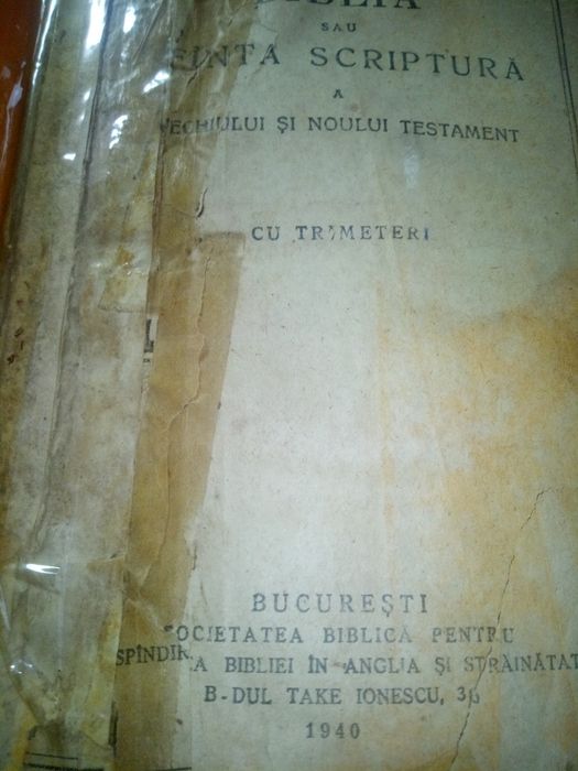 Vând schimb biblie 1940