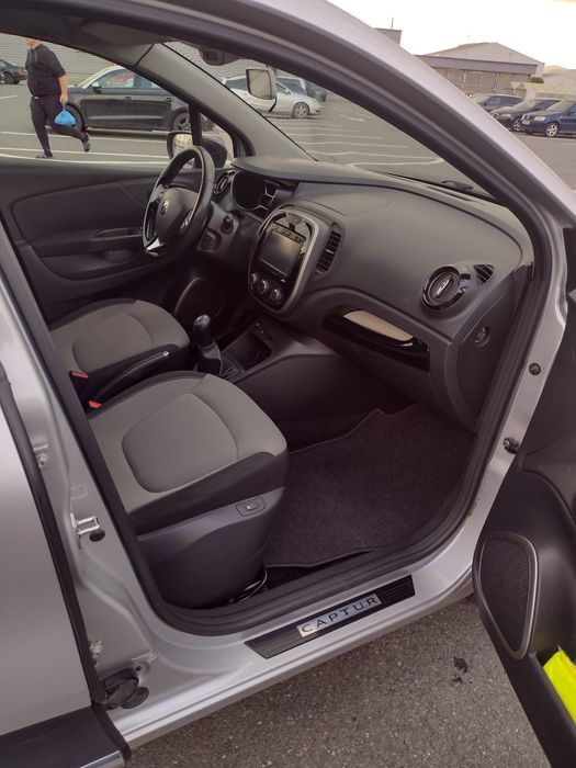 Vând Renault Captur