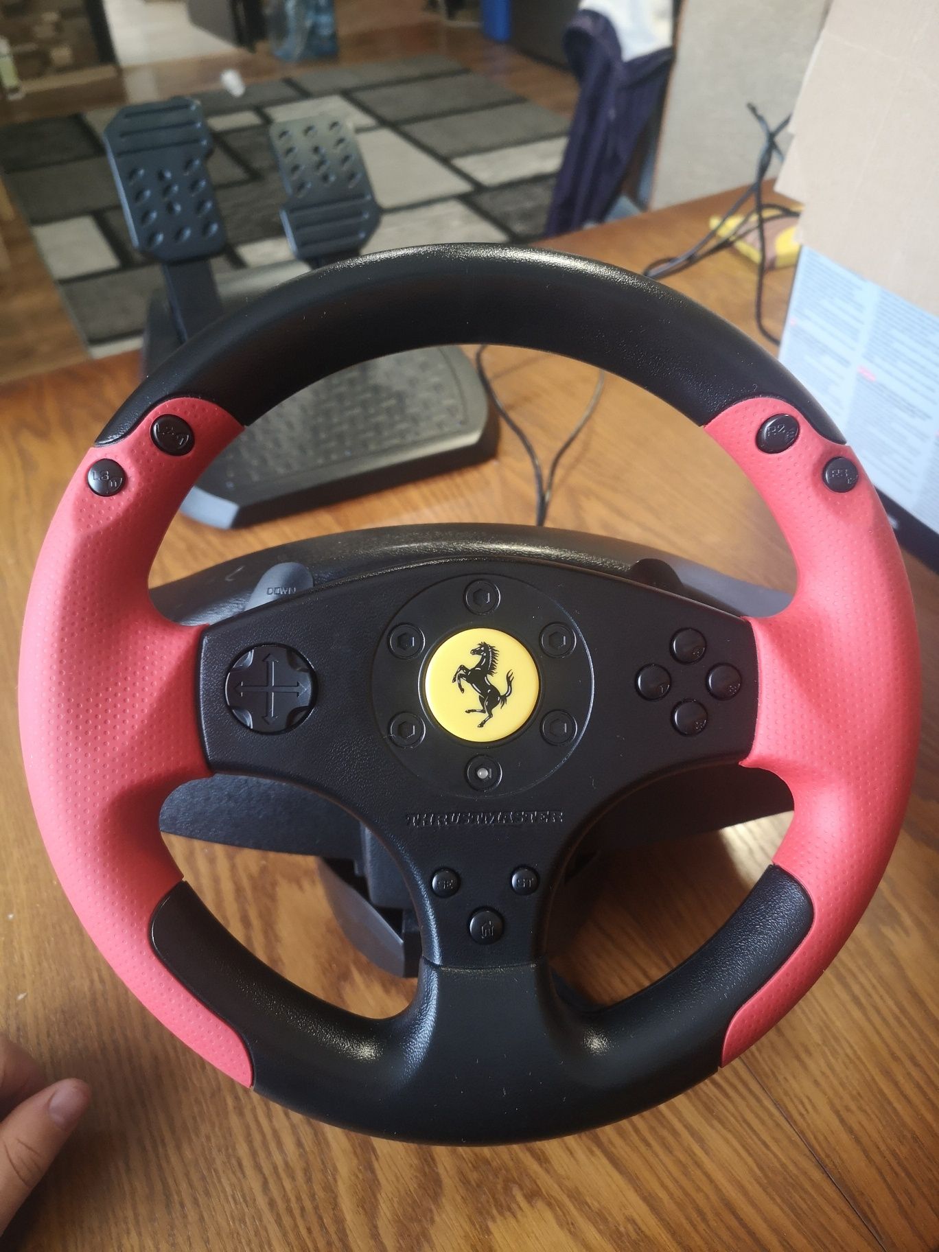 FERRARI Racing Red Wheel