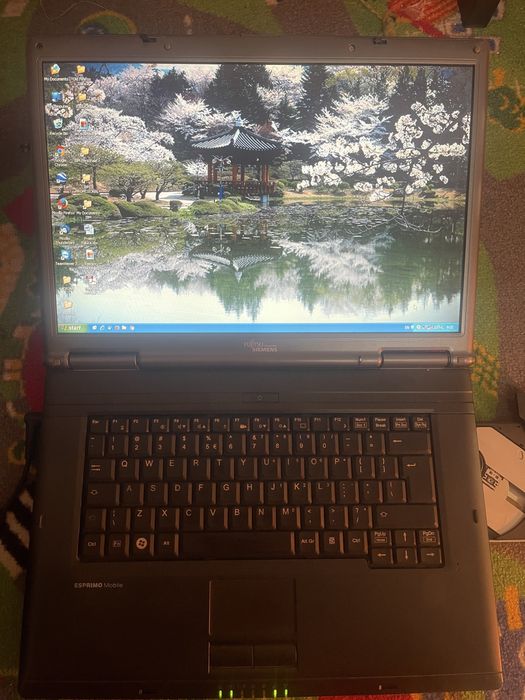 Laptop fujitu , vechi 60 ron