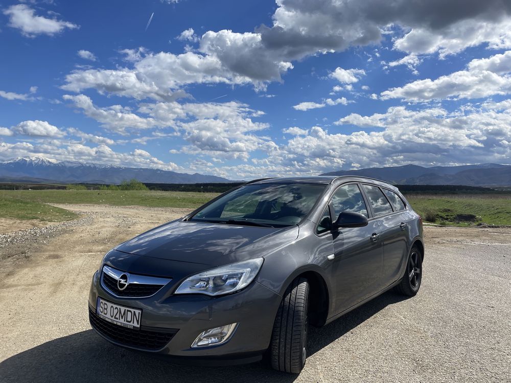 Opel Astra J Sport Tourer