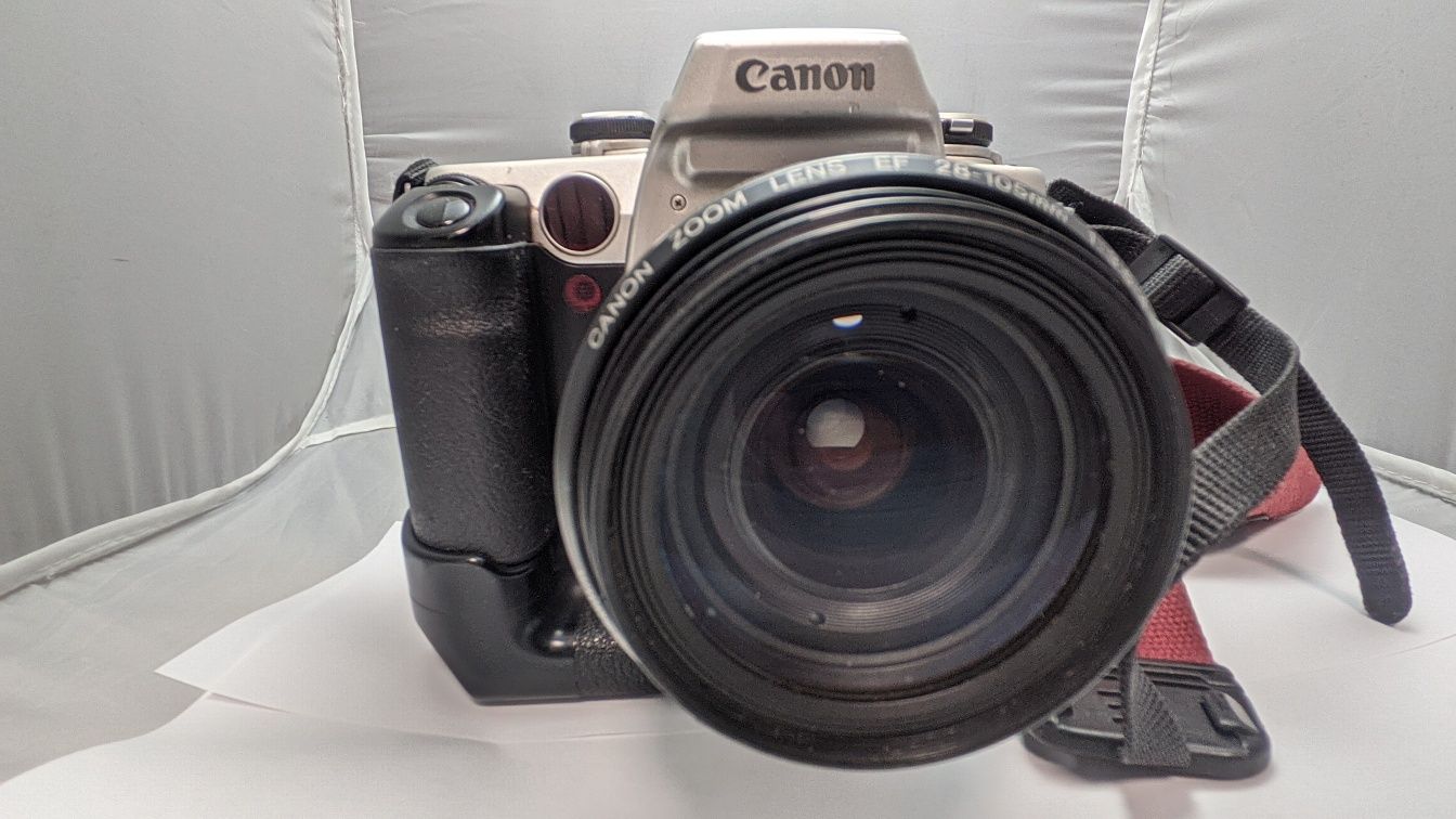 Фотоаппарат плёночный Canon 5 EOS