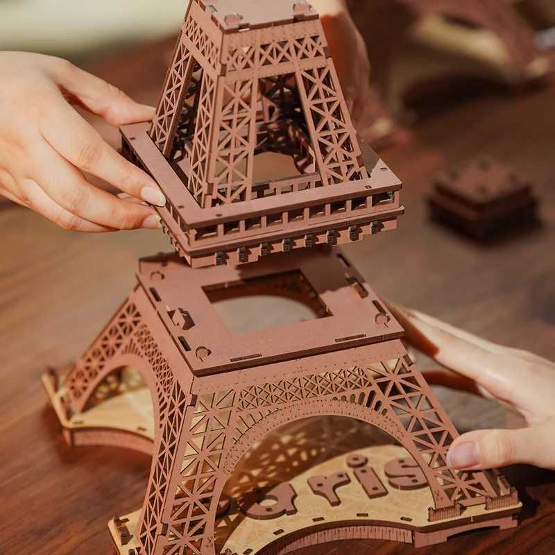 3D дървен пъзел: Night of the Eiffel Tower – романтичен подарък