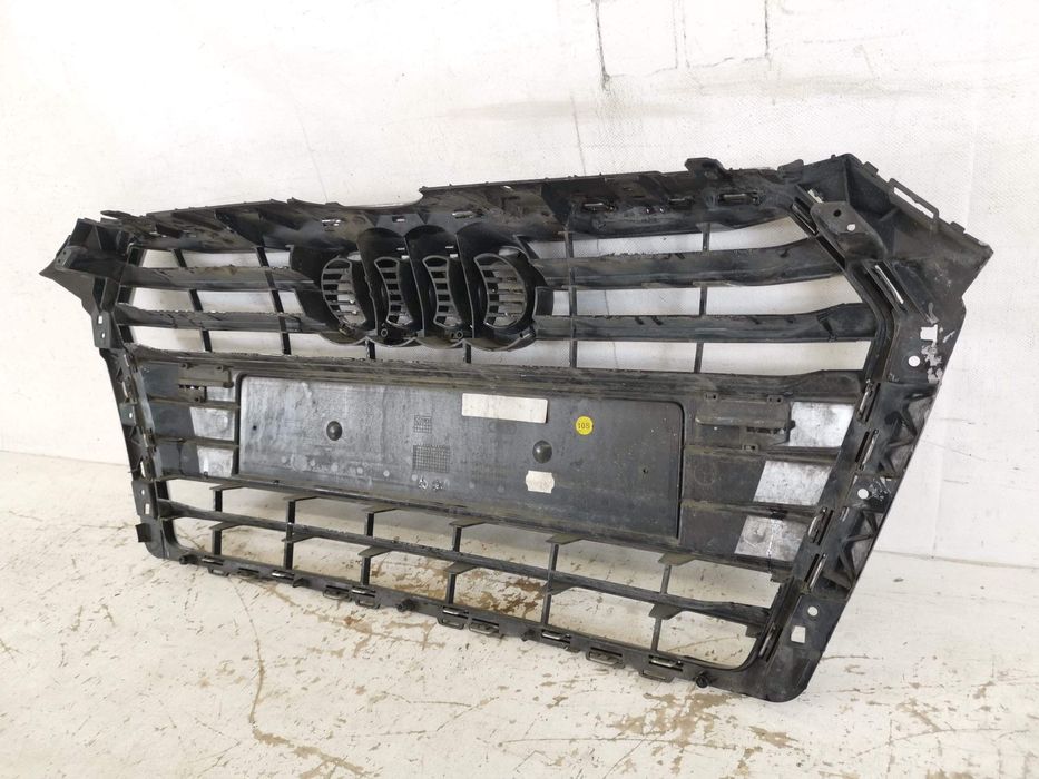 Радиаторна решетка Ауди А4 / Audi A4 Sedan [B9 8W] [ - ] Оригинална По