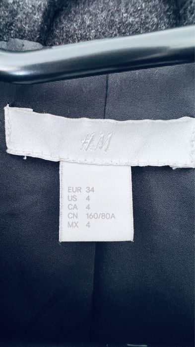 Палто H&M, цвят графит, много топло и леко, размер 34