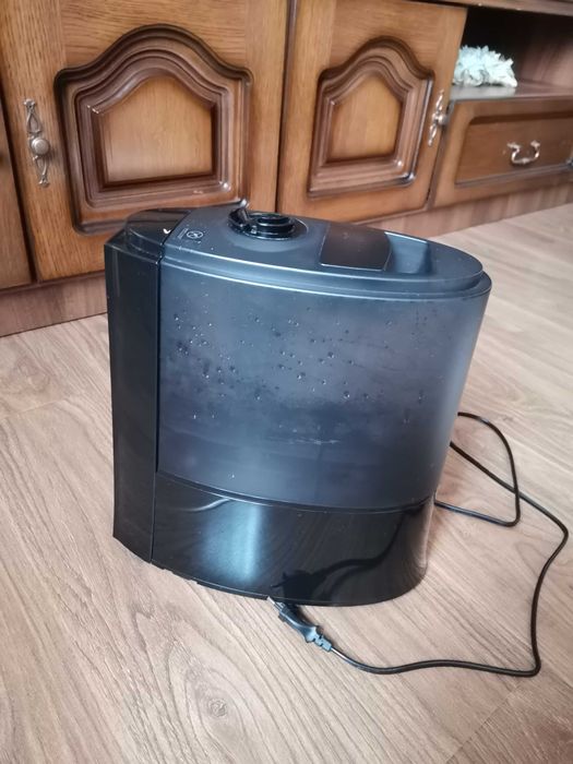 Umidificator si purificator de aer