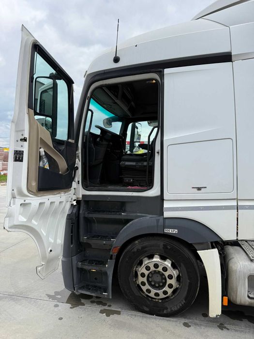 Cap tractor - Mercedes Actros - Damaco Logistic