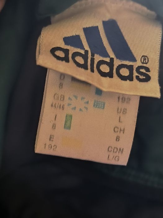 Geaca faș cu gluga marca Adidas mărime xl culoare neagra