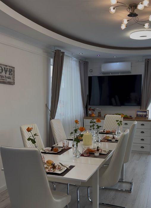 Masa extensibila pentru 12 persoane!