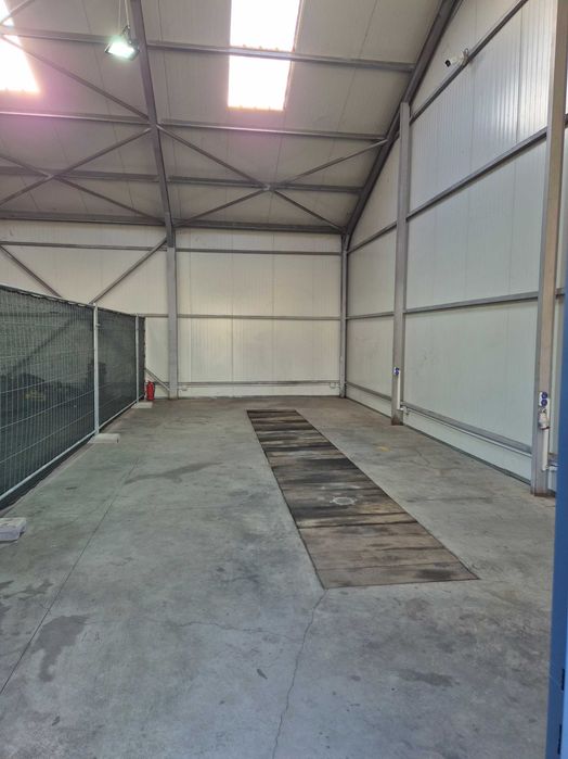 Inchiriez spatiu diverse activitati