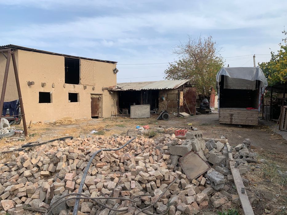 Продаю землю хорошая место положение