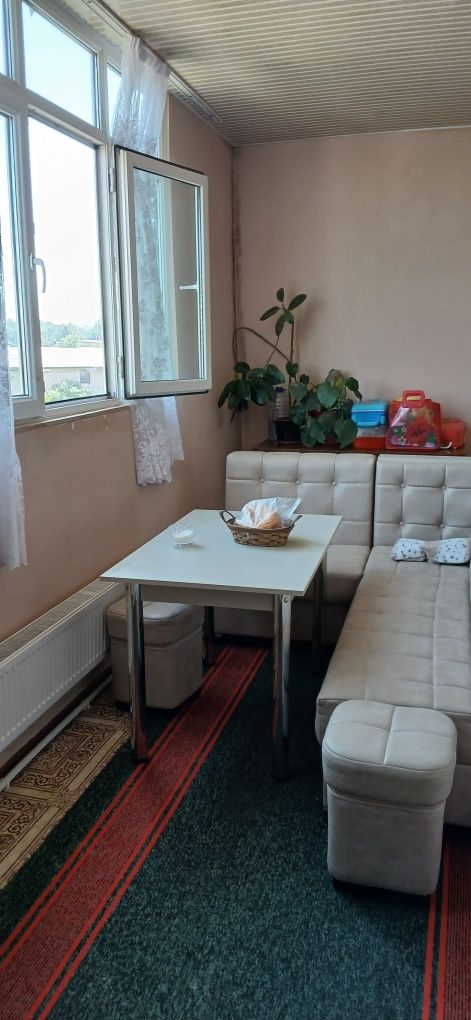 Кирпичный 4 комнатный продаётся обласной овир , сампи сельхоз орентир