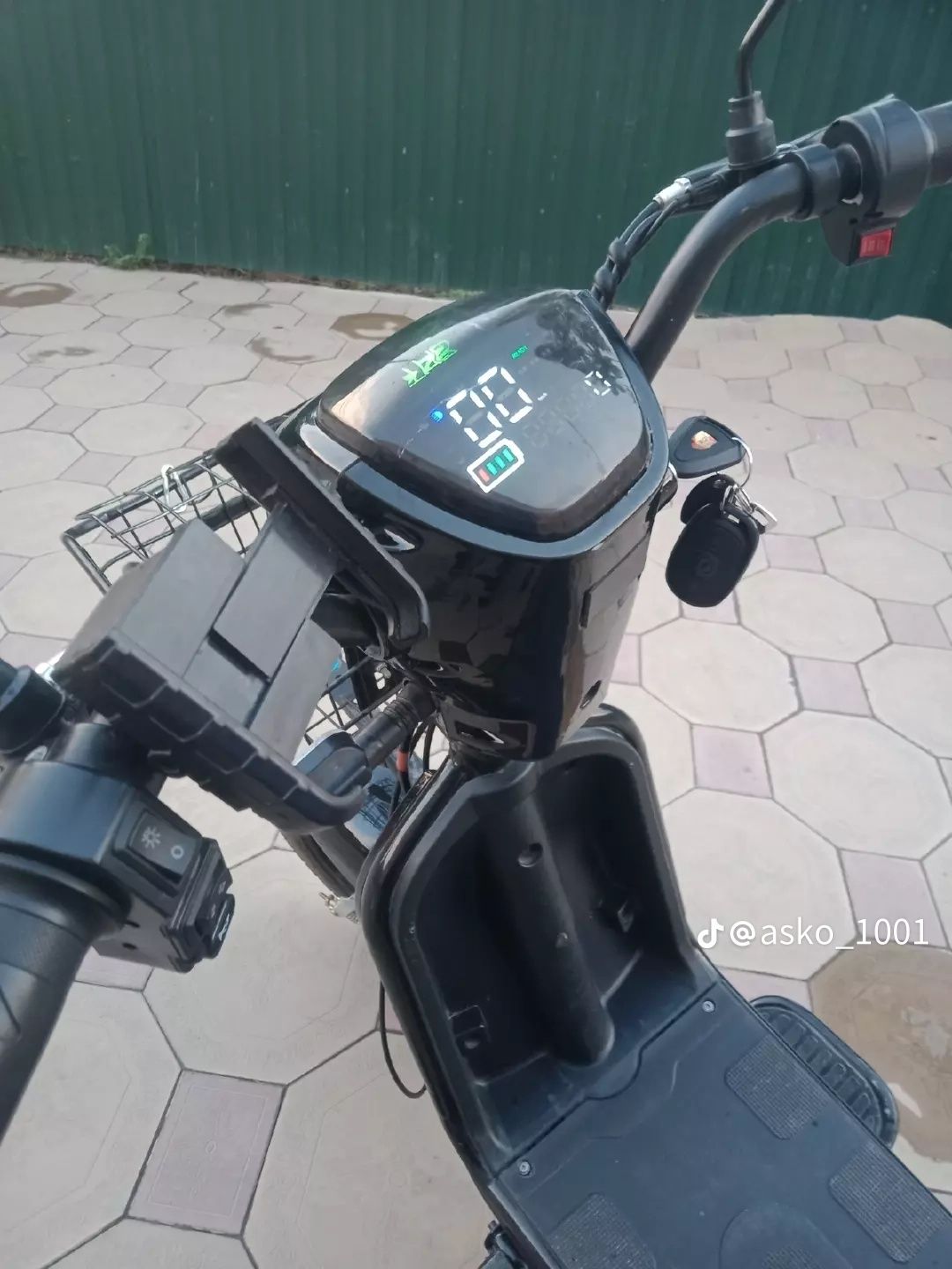 Сатылады жағдайы жаксы скутер