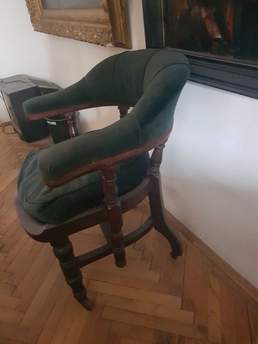 Vând birou și scaun vintage lemn masiv nuc