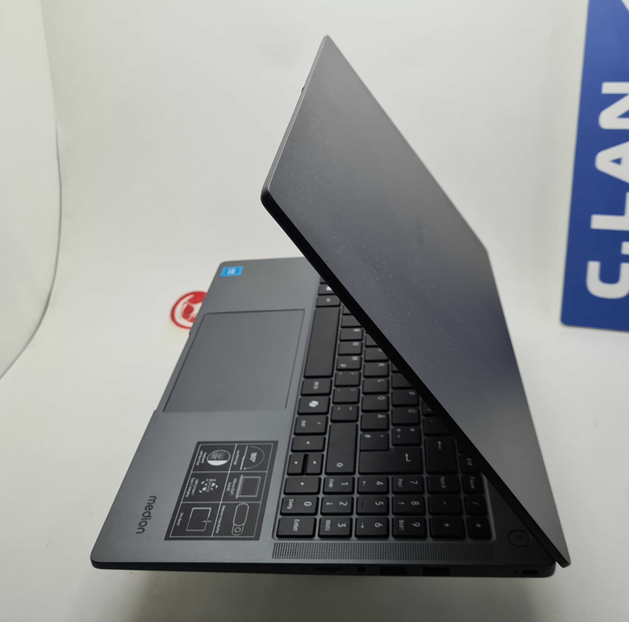 Medion Е1522 Intel N100/4GB/128SSD/FHD