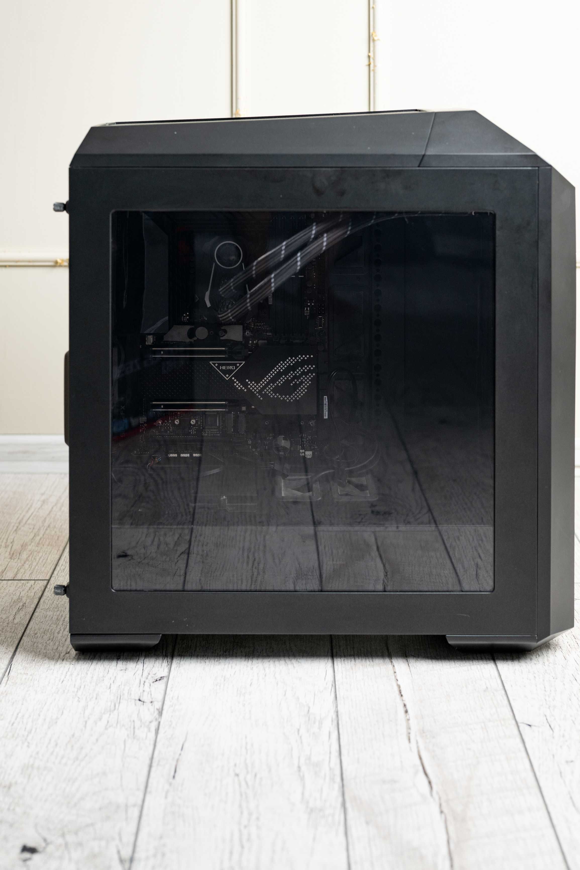 Asus Rog Maximus Hero Z690 + Intel 13900K Cooler Master
