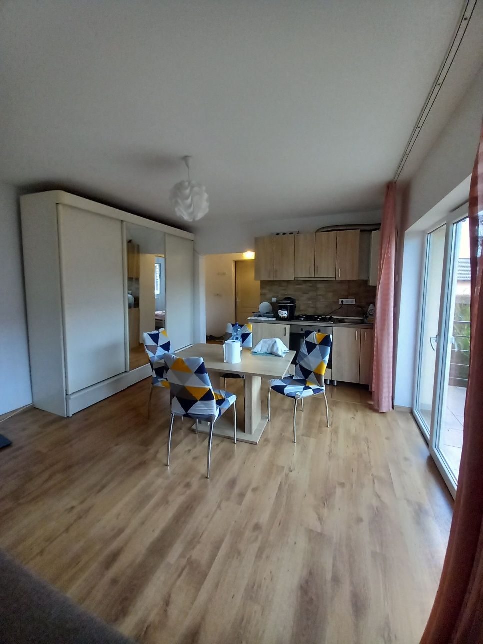Închiriez apartament cu o camera în Floresti Cluj-Napoca