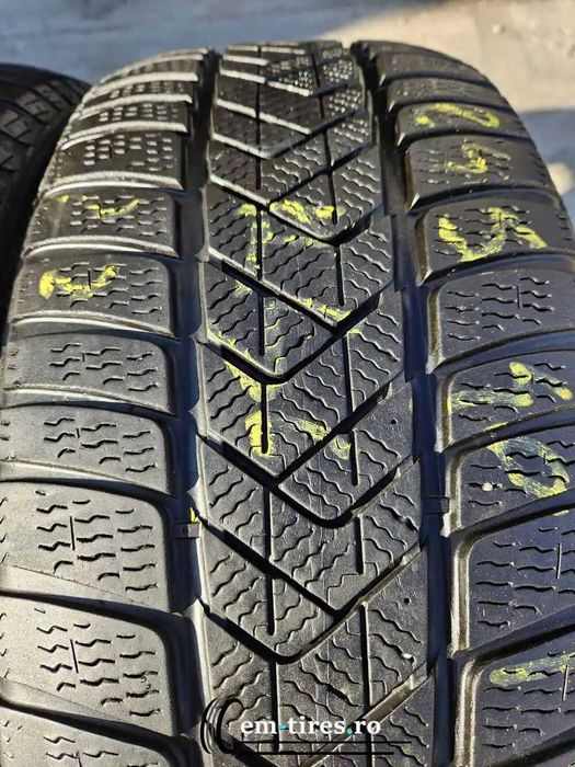 SET 2 Anvelope Iarna 245/40 R19 PIRELLI Sottozero 3 98V - Runflat
