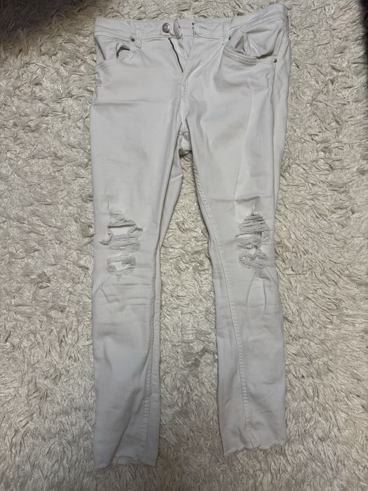 Blugi albi Bershka marimea 42
