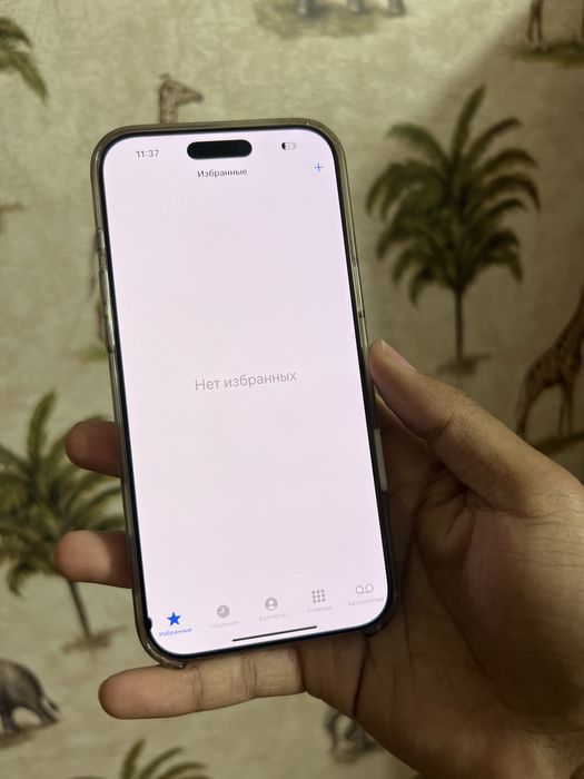 Iphone 16pro max с небольшим пятном коробка есть