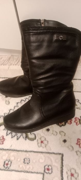 Продам зимние сапоги женские