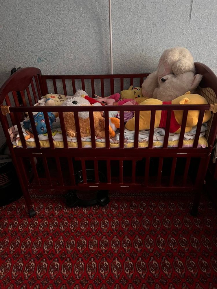 Продается детская кровать для детей до 5 лет.