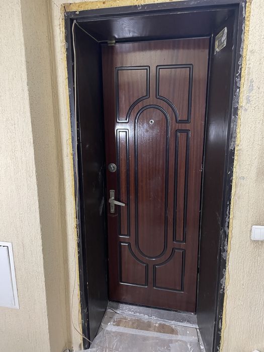 Продаются двери Б/У