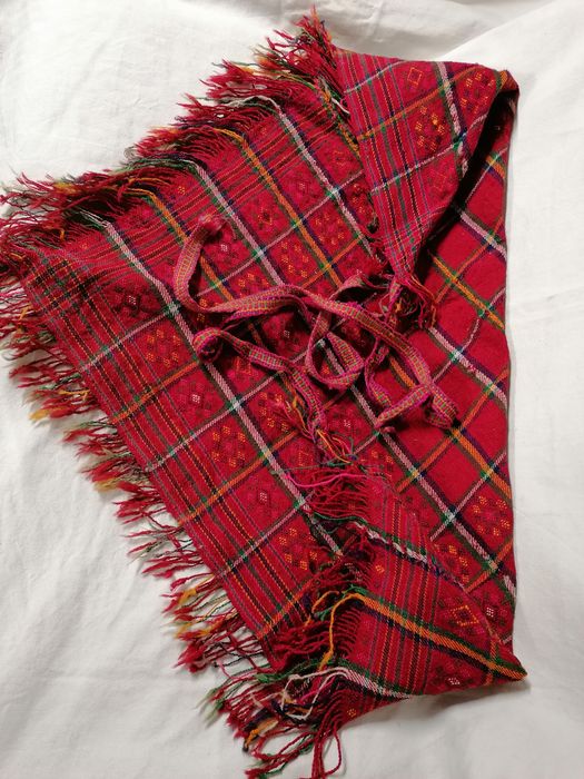 Родопски части от дамска носия (кърпа за кръста, чорапи, торба