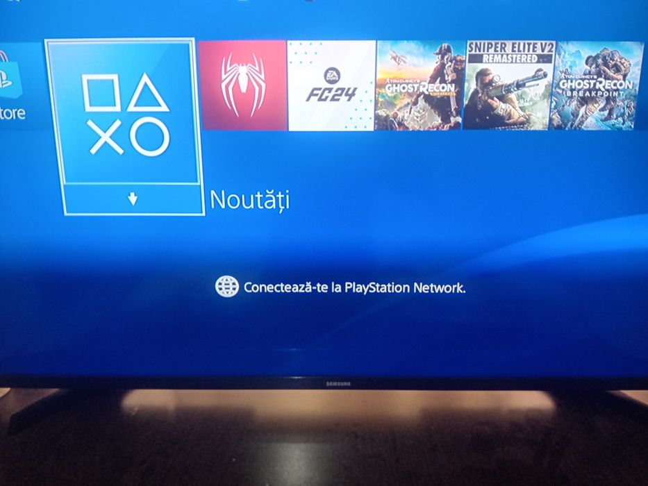 Playstation 4  cu doua joystick-uri