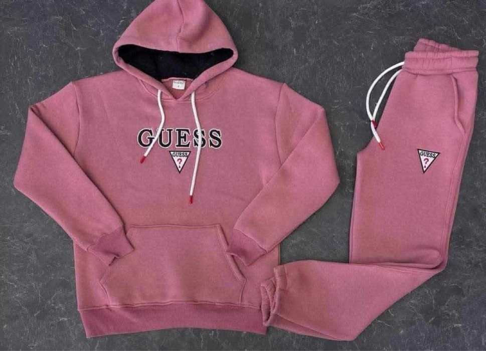 Дамски спортни екипи