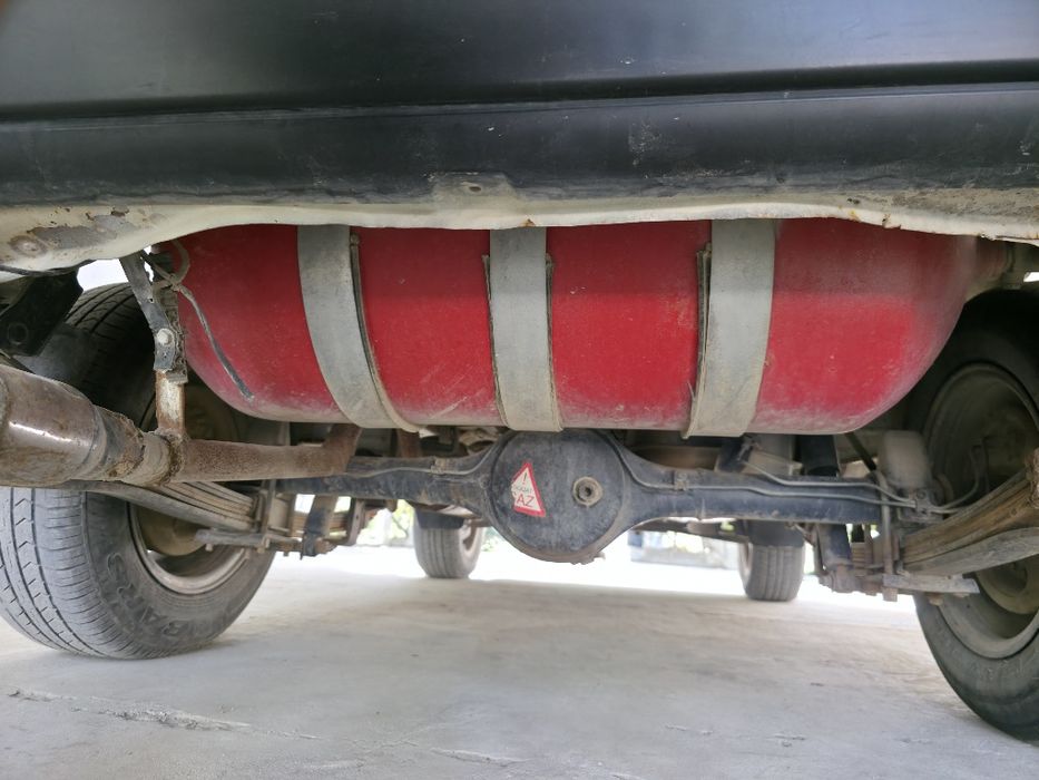 Damas sotiladi 2002 yil