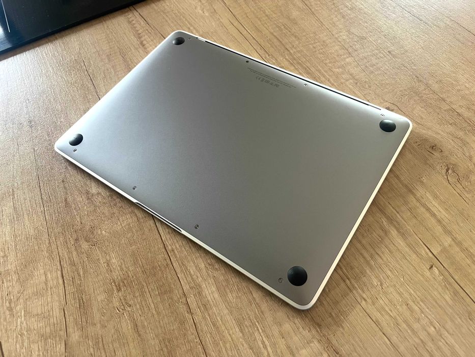 Ca nou! Macbook 12" 2017 SILVER Argintiu 1,3 GHz Intel Core i5 500GB
