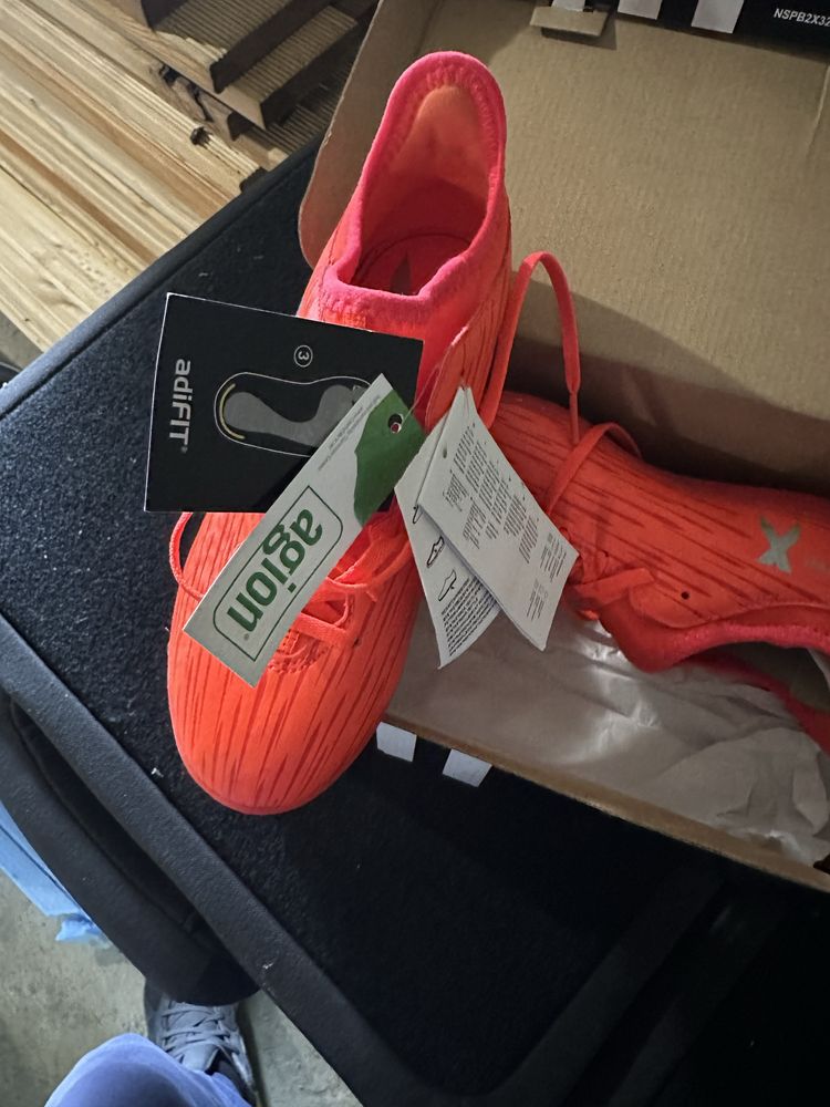 Мратонки за футбол adidas 34 номер
