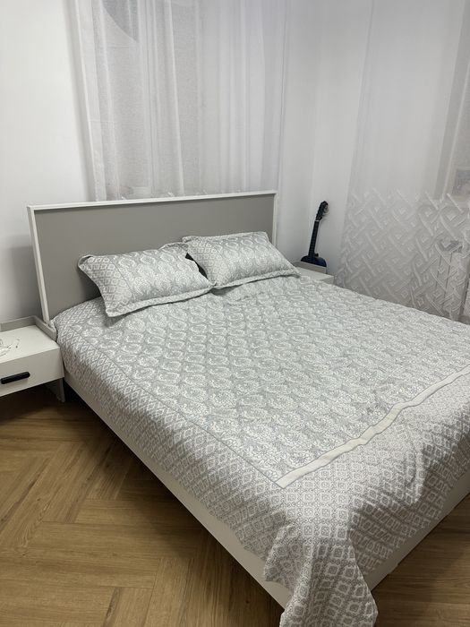Продам кровать ( 2 тумбы в подарок )