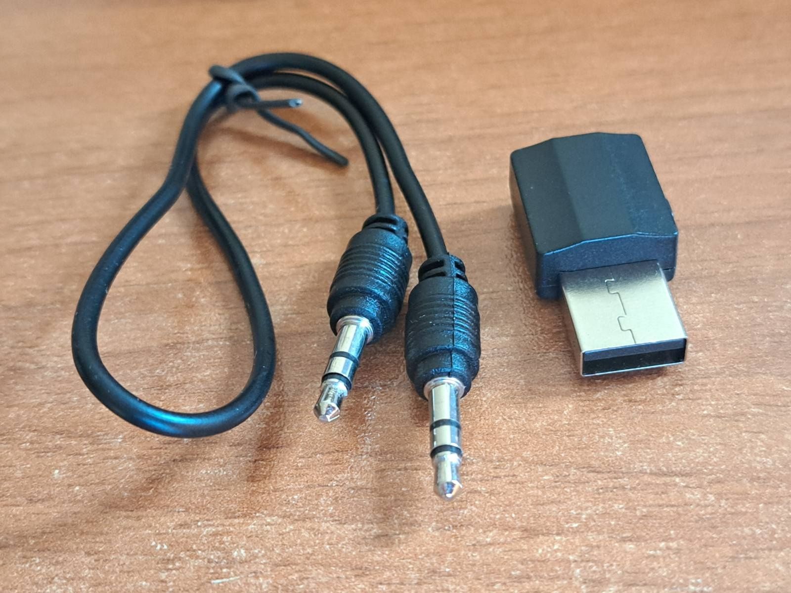Безжичен Bluetooth аудио приемник и предавател с 3,5mm жак