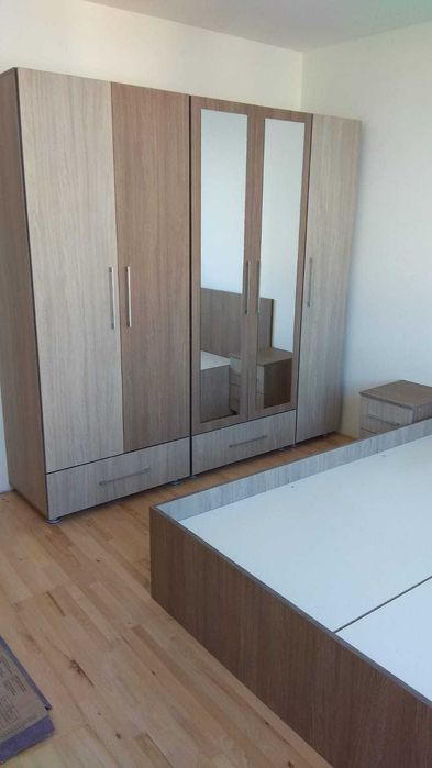 Set complet mobilă dormitor – pat, dulap și noptiere + saltea cadou