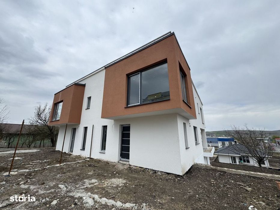 Duplex de vanzare, 160 mp utili, teren 450 mp, zona Sannicoara