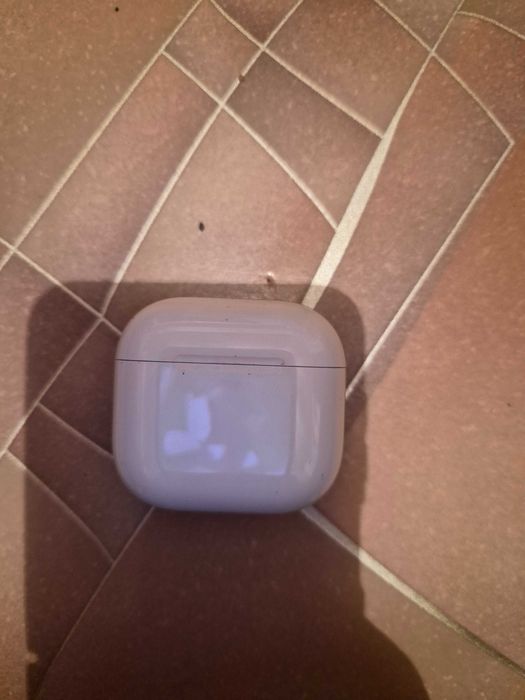 Продам airpods 4 с шумоподавлением