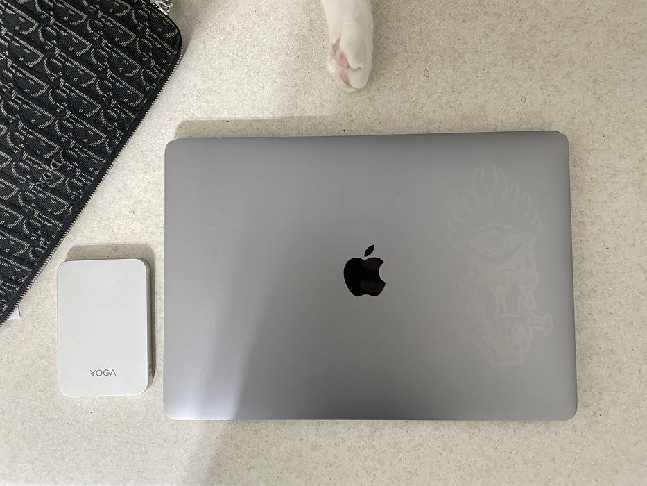 Продаю MacBook Pro 2017, 13