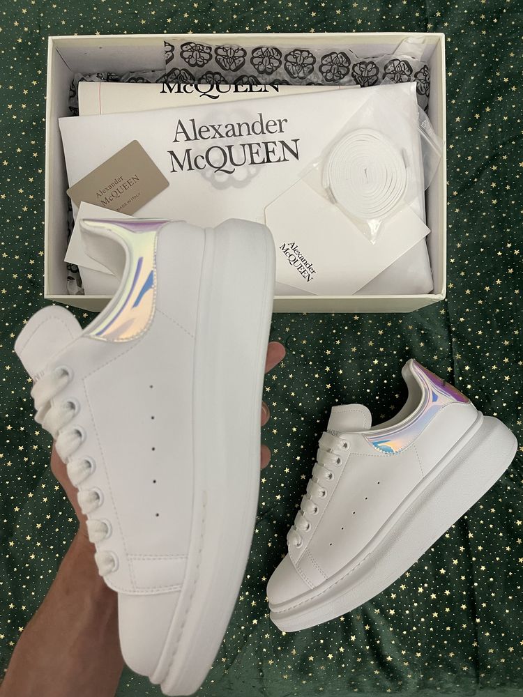 ALEXANDER Mcqueen Holographic